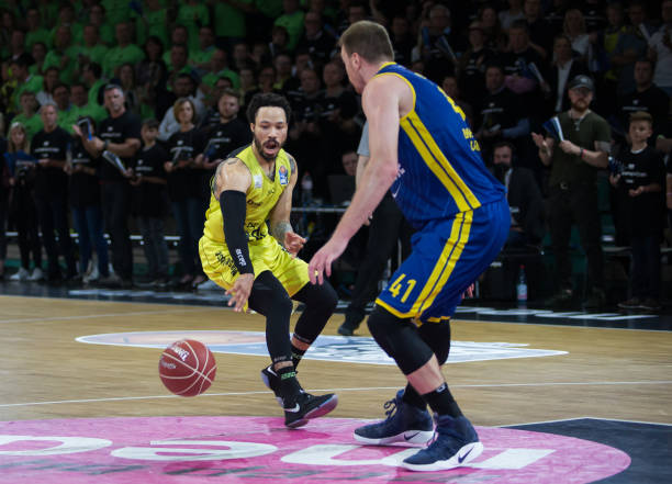 对艺人自身 对艺人自身