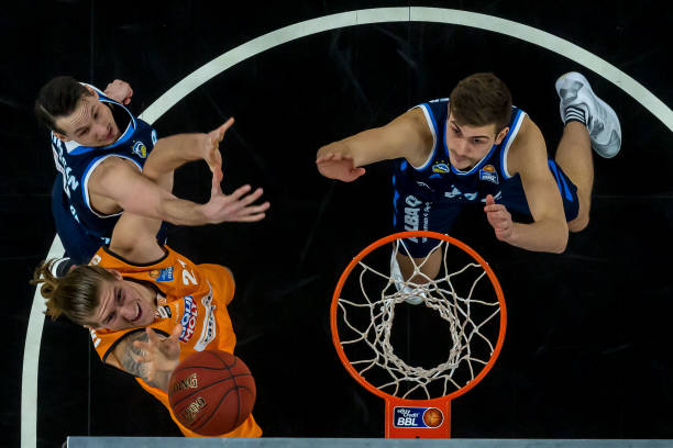 守或进攻 守或进攻