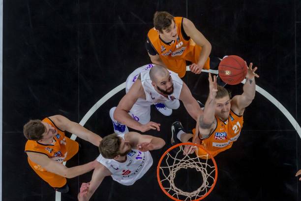 罗马诺：拉莫斯想回伯纳乌 因为他热爱皇马！.