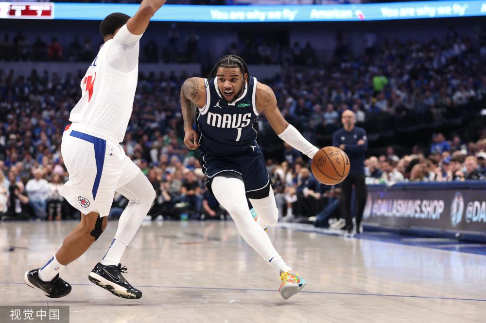 边锋得球后 边锋得球后